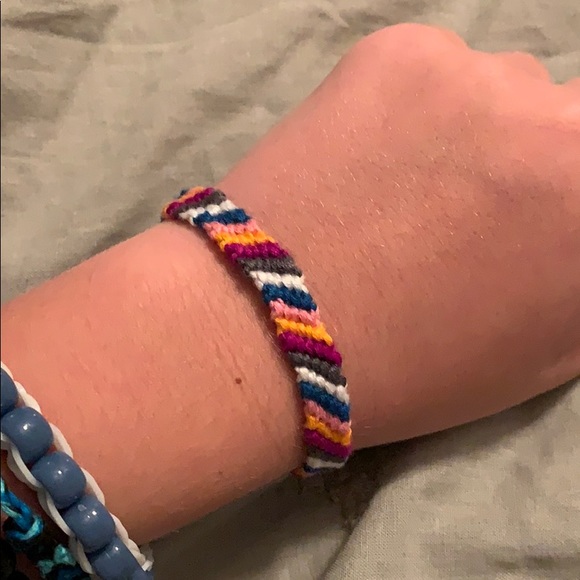 cute adjustable friendship bracelet - Picture 1 of 2